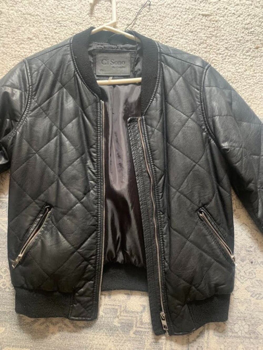 NWT  Ci Sono Vegan leather--- quilted jacket. Black color.